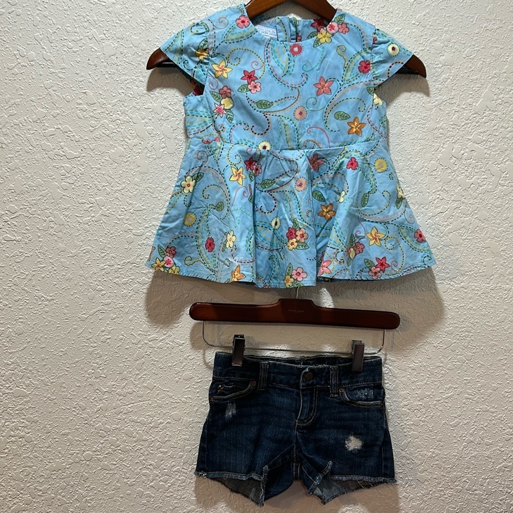 Seventy seven kids & Love me do your yard ya loves you SET size 5 GUC